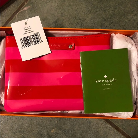 kate spade Handbags - NWT, Kate Spade wristlet, clutch. Comes in box